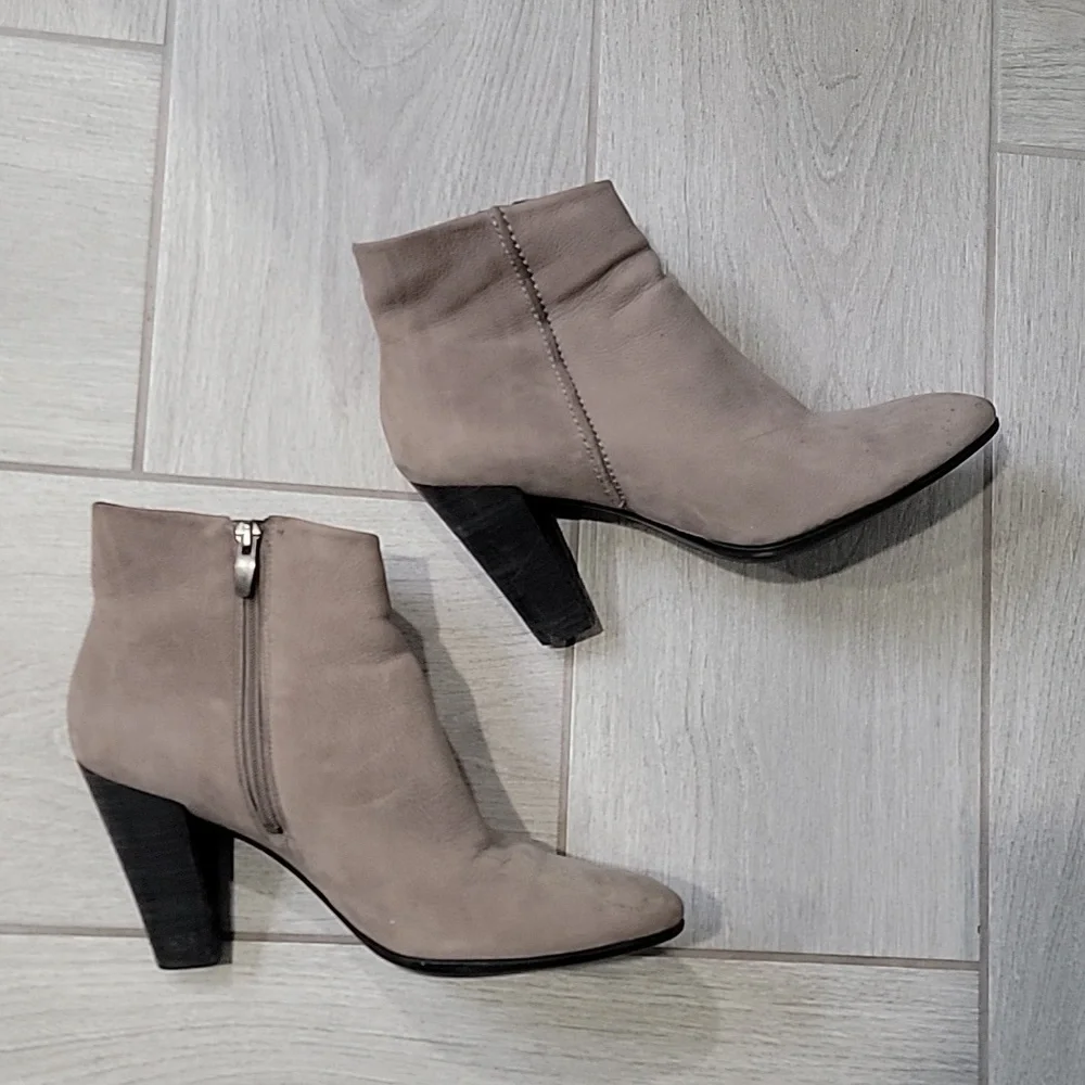 ECCO Leather Ankle Booties, Size US 10 / EUR 41 - Picture 3 of 5